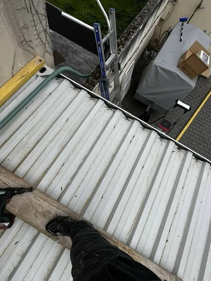 Pose de gouttières PVC à La Celle-sur-Morin